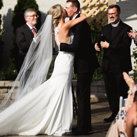 Wedding dress - Picture 6 of 7